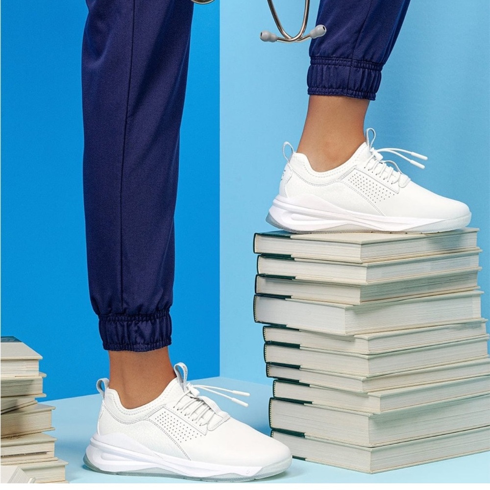 clove Classic Sneaker Brilliant White